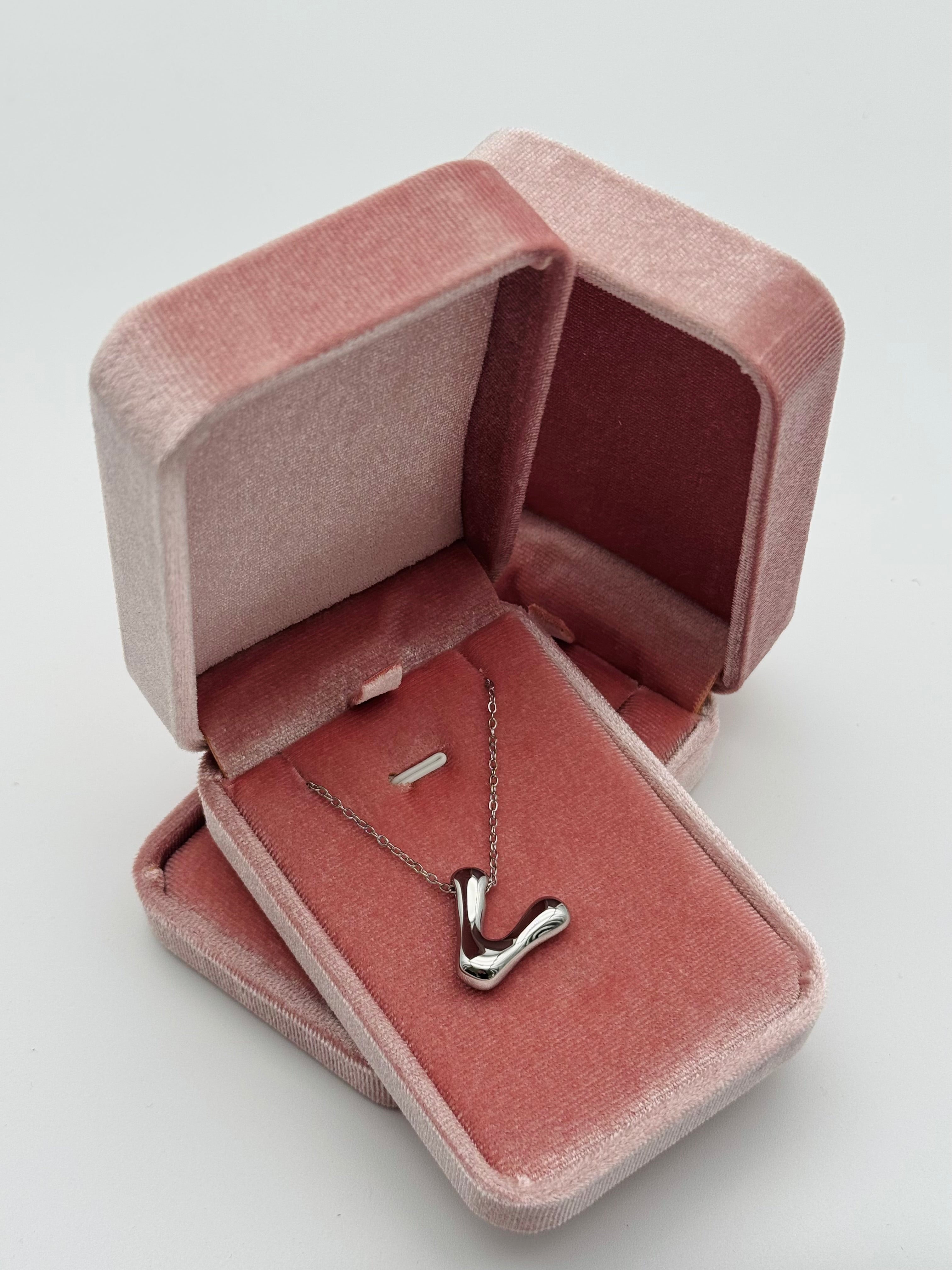 Collana Iniziale “V” Acciaio Inox