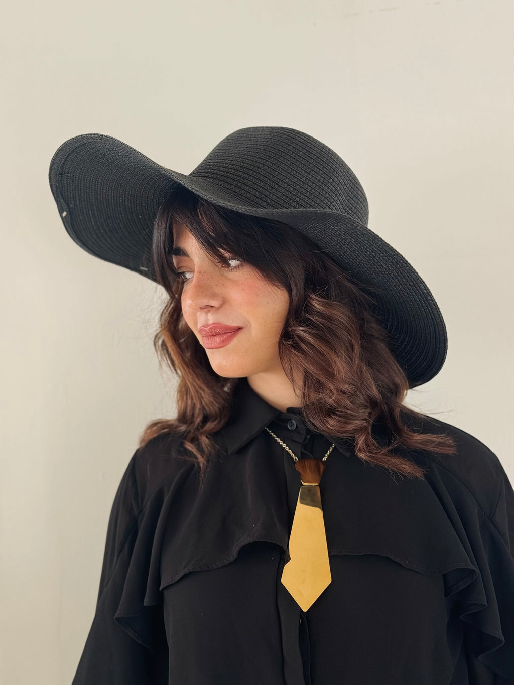 Cappello banda larga tinta unica nero