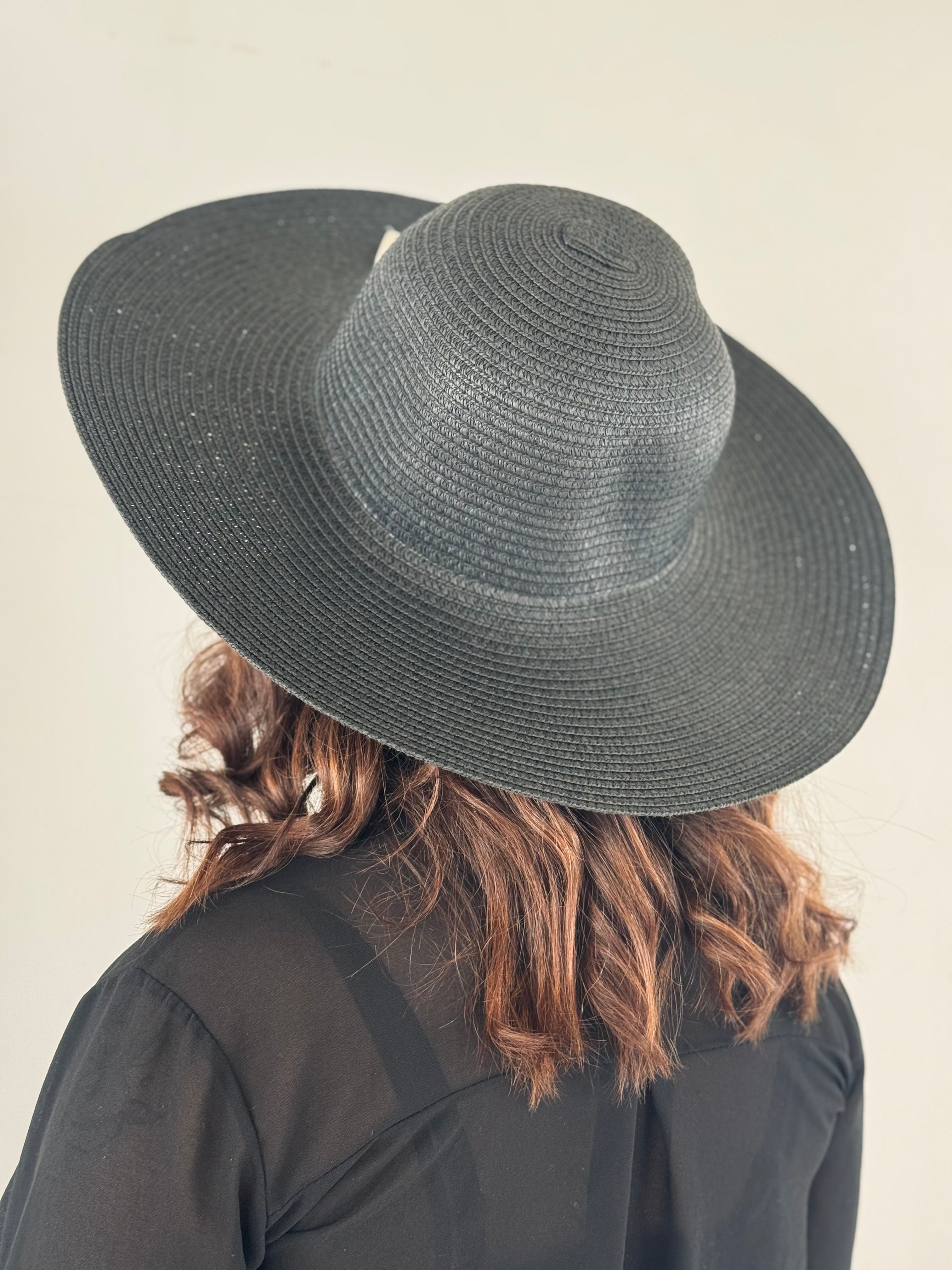 Cappello banda larga tinta unica nero