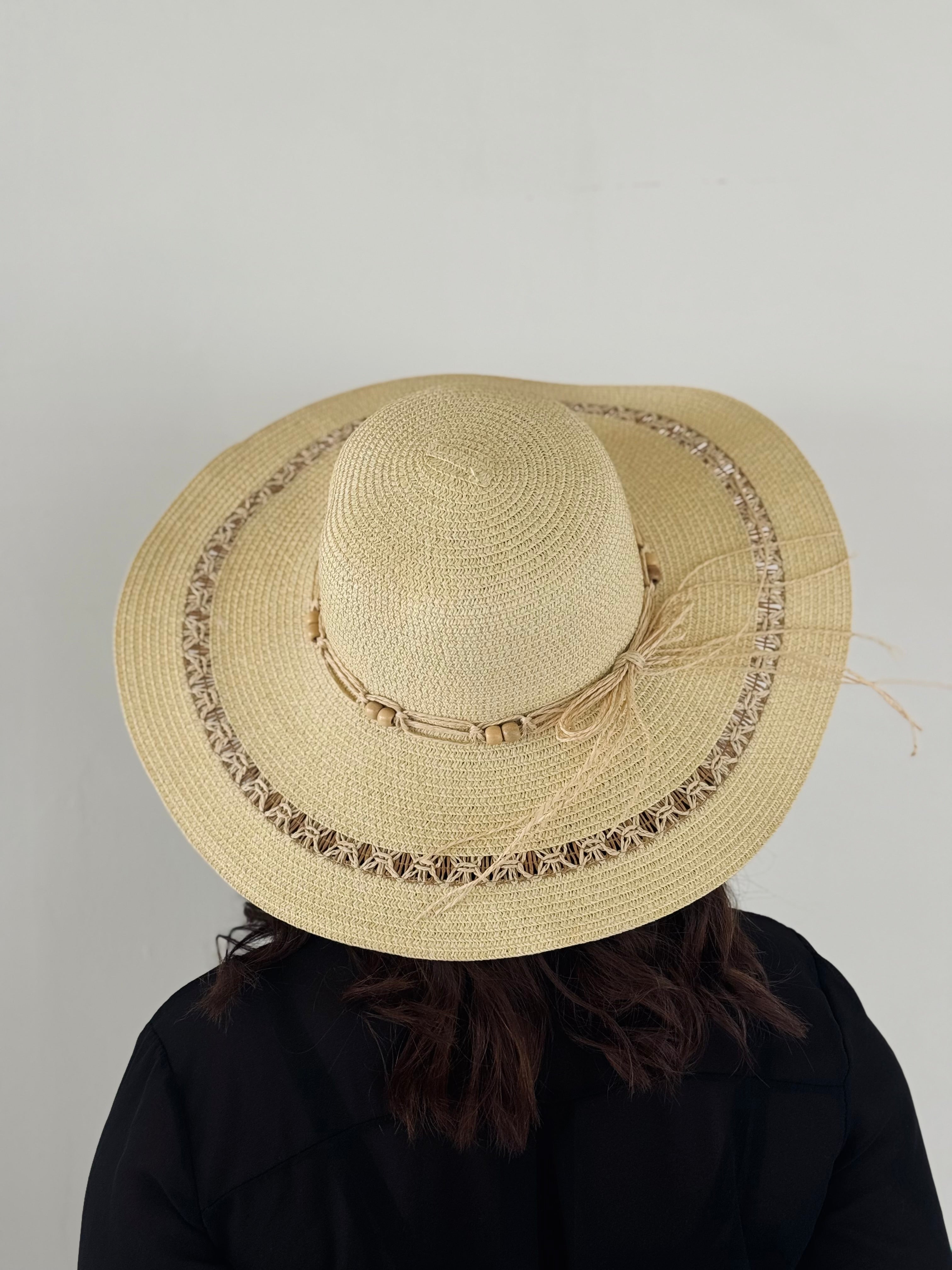 Cappello banda larga lavorato