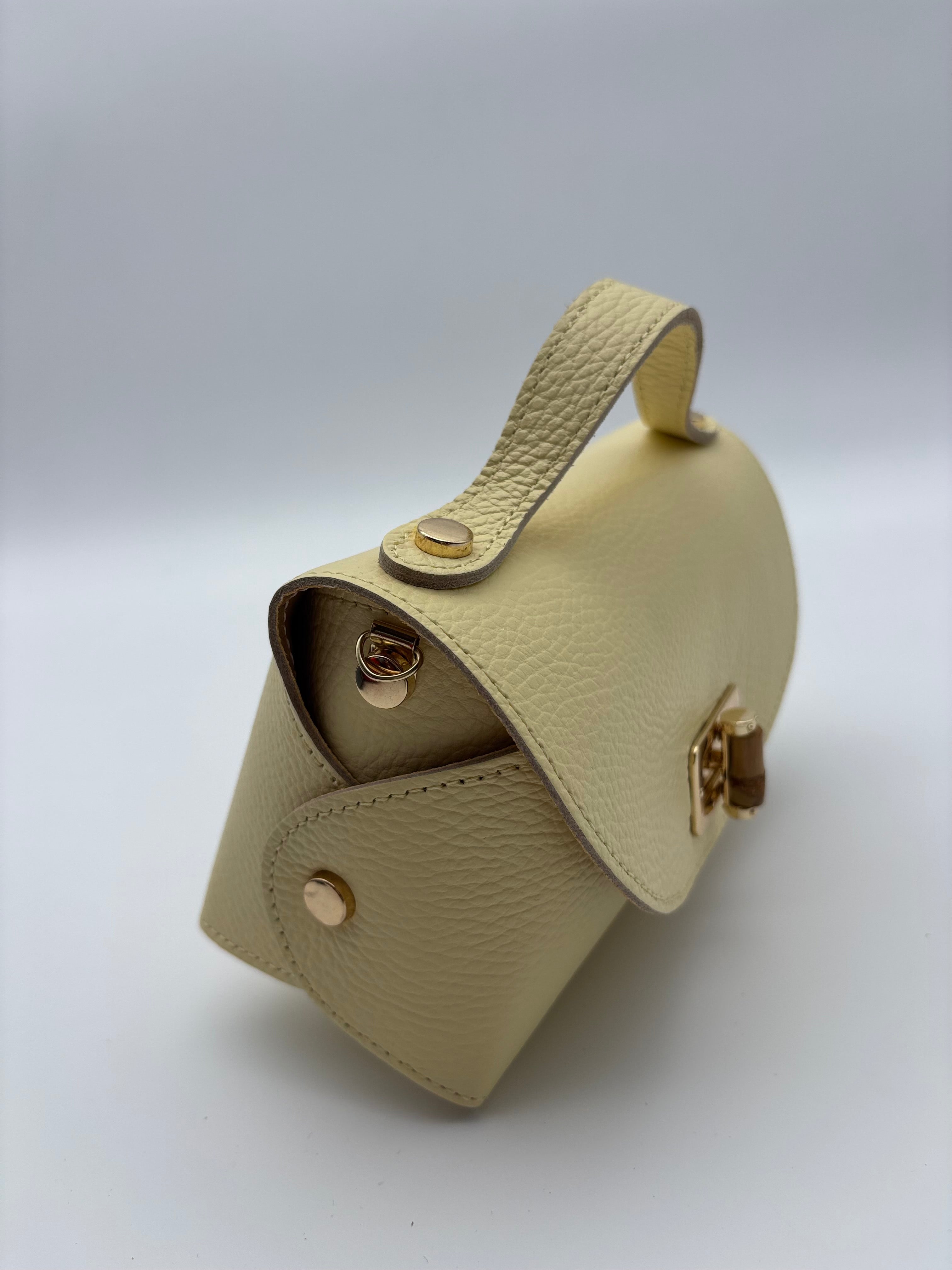 Borsa in vera pelle con chiusura in bambù giallo
