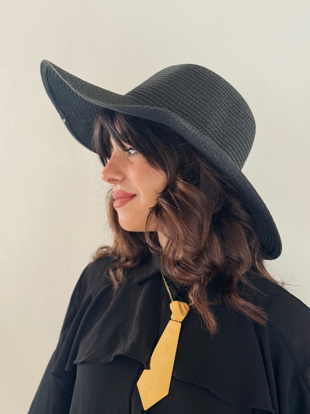 Cappello banda larga tinta unica nero
