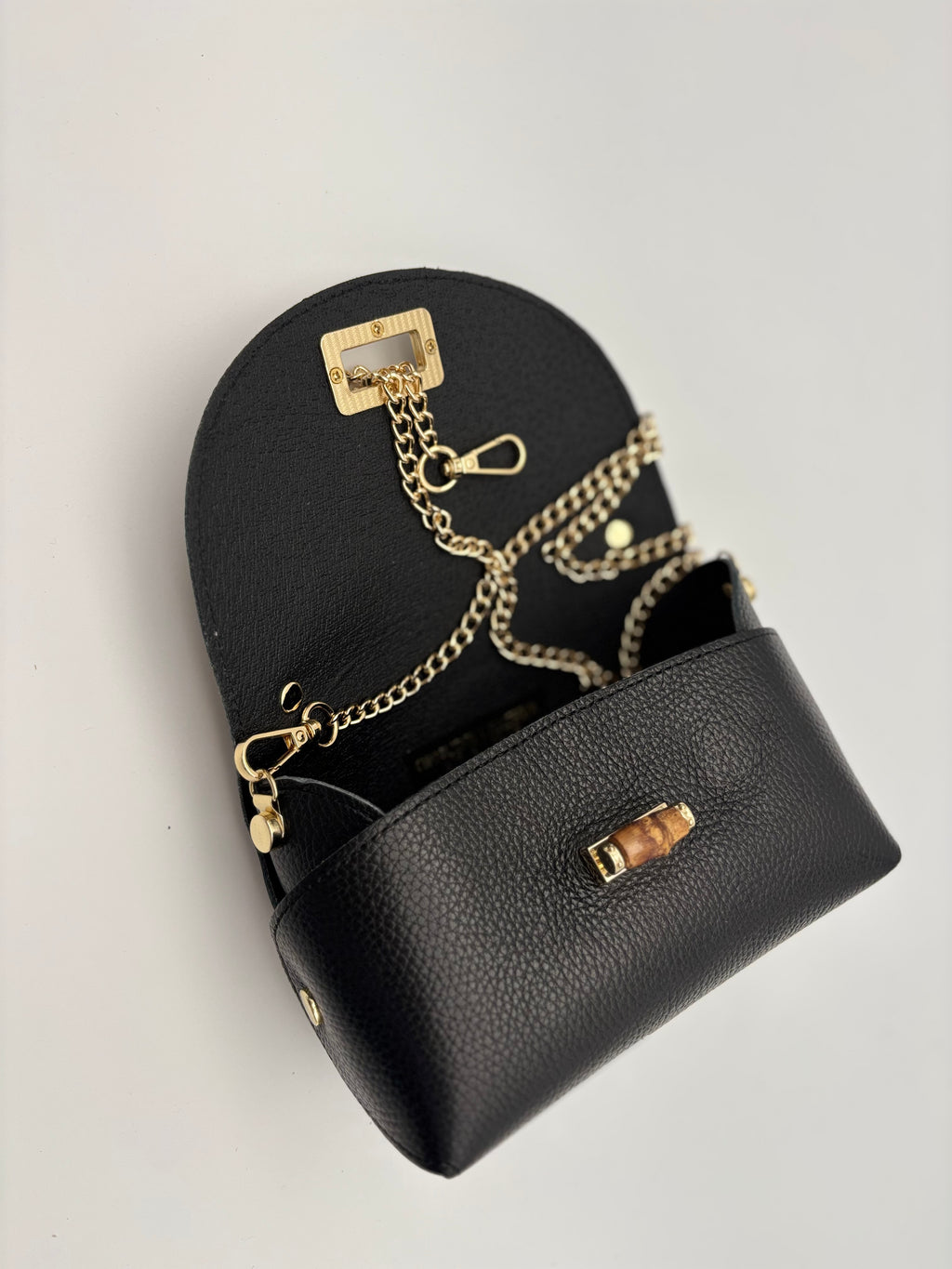 Borsa in vera pelle con chiusura in bambù nero