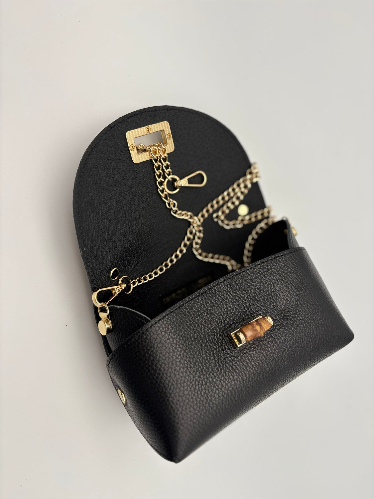 Borsa in vera pelle con chiusura in bambù nero