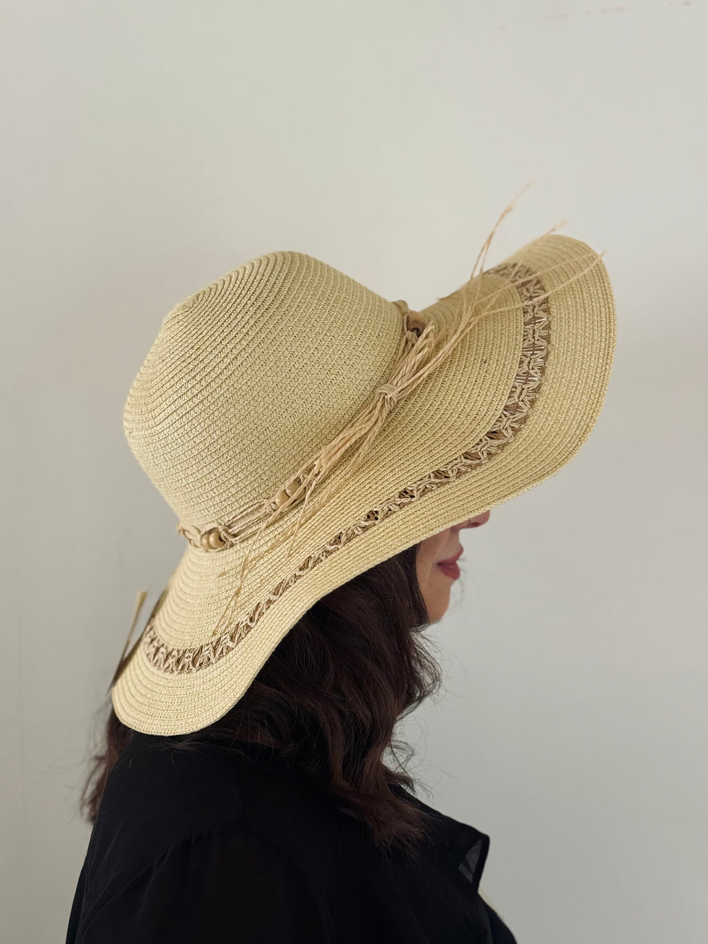 Cappello banda larga lavorato