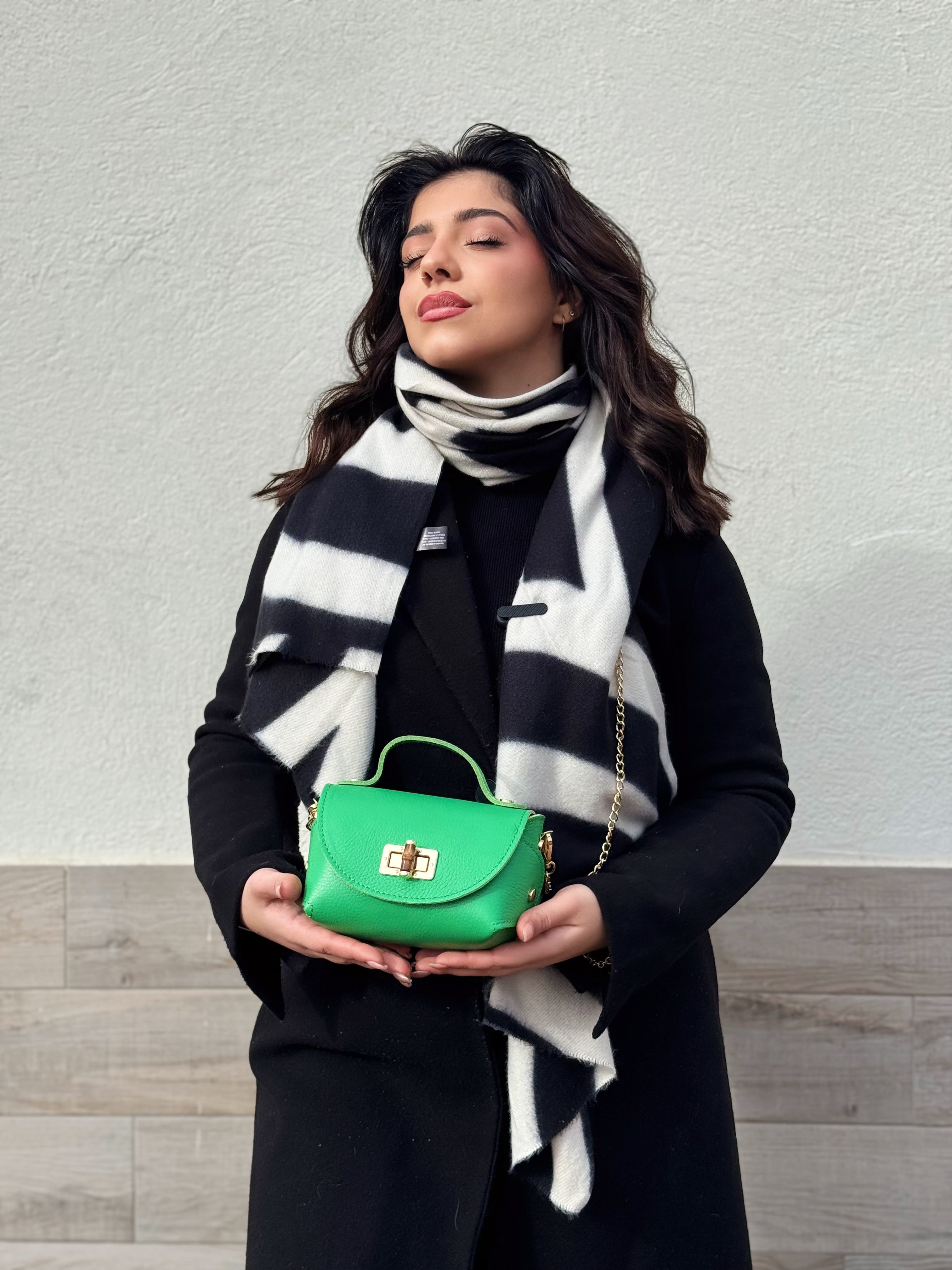 Borsa in vera pelle con chiusura in bambù